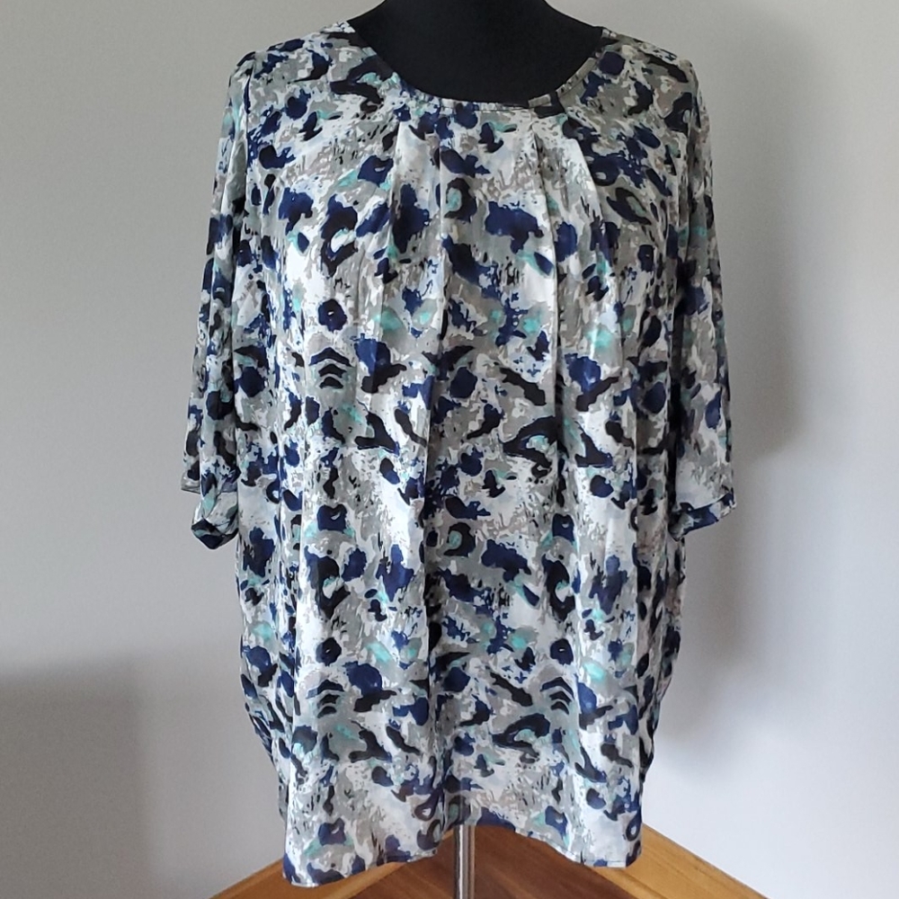 Blue animal print tunic; 3/4 sleeve - Size 22